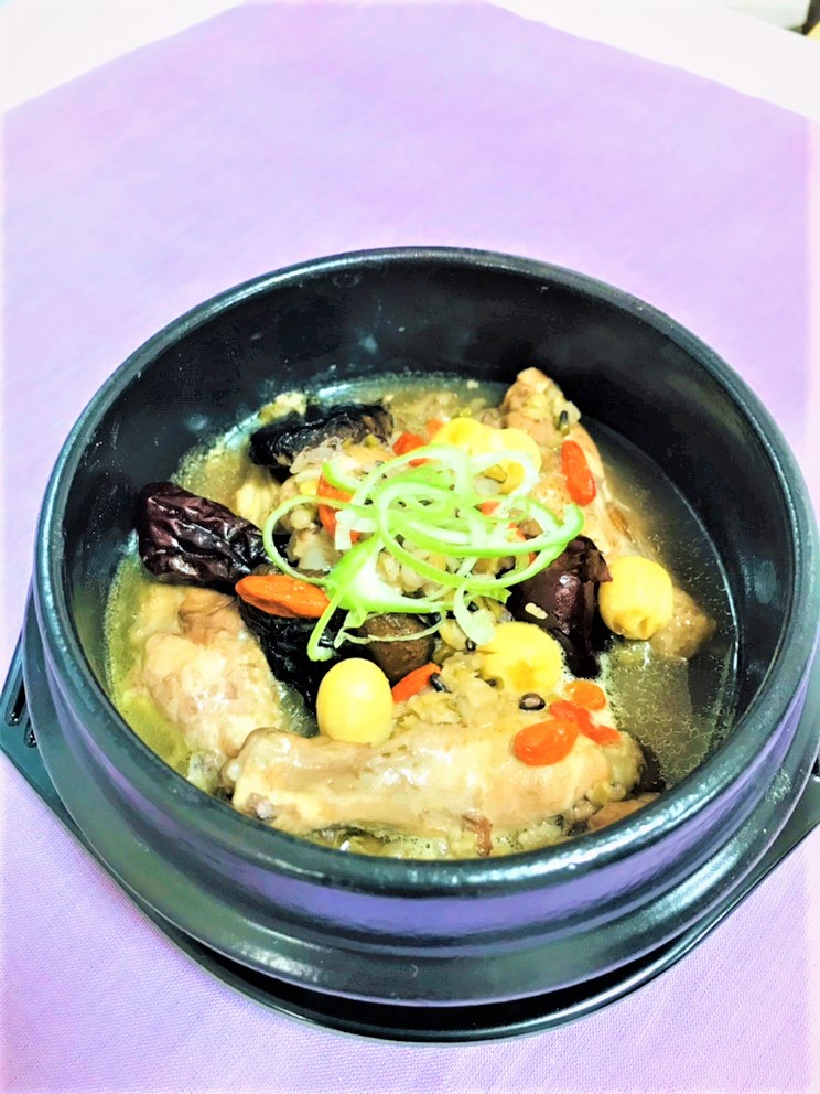 夏でも食べられる「エナジーチャージ参鶏湯の素」を発売しました。 | 薬膳料理家 阪口珠未の漢方キッチン